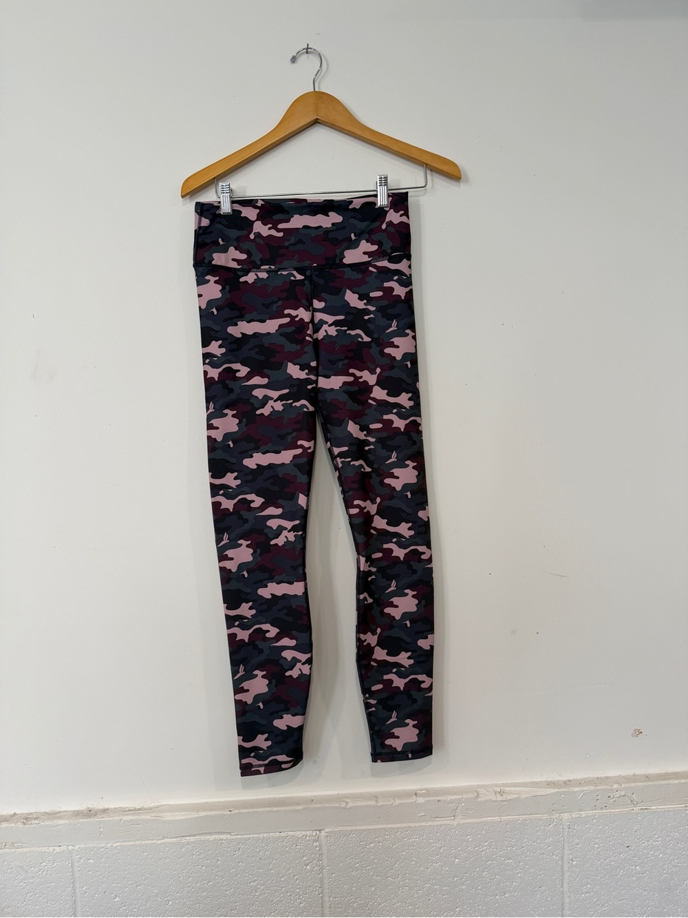 Fabletics Pink camouflage high waisted powerhold Leggings